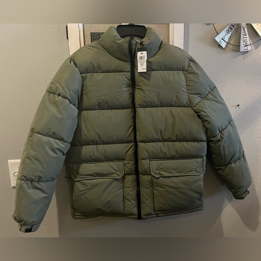 Men's LCLR Green Puffer Jacket size medium NWT